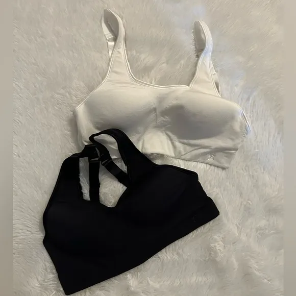 2 Good American High Impact Sports Bras - Medium