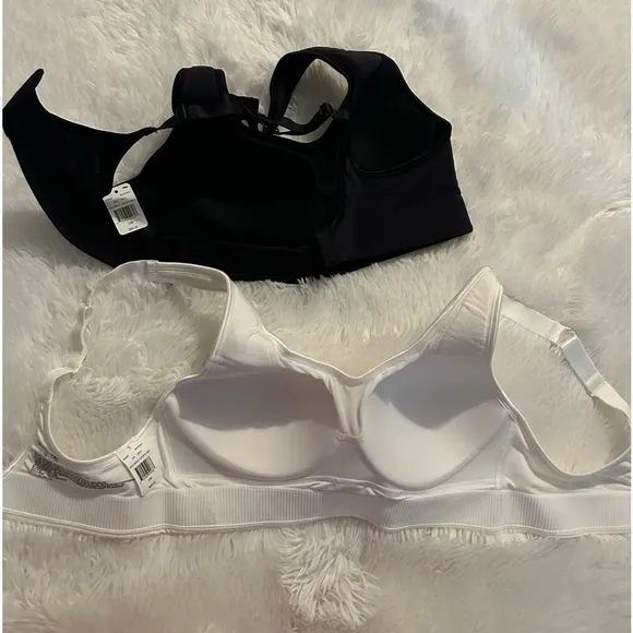 2 Good American High Impact Sports Bras - Medium