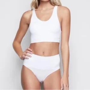 2 Good American High Impact Sports Bras - Medium