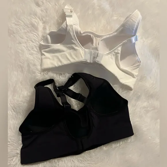 2 Good American High Impact Sports Bras - Medium