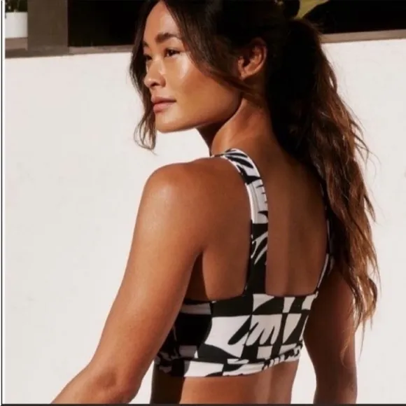 ANTHROPOLOGIE Dazey LA Ani Figures Printed Sports Bra Workout Pullover Black NWT