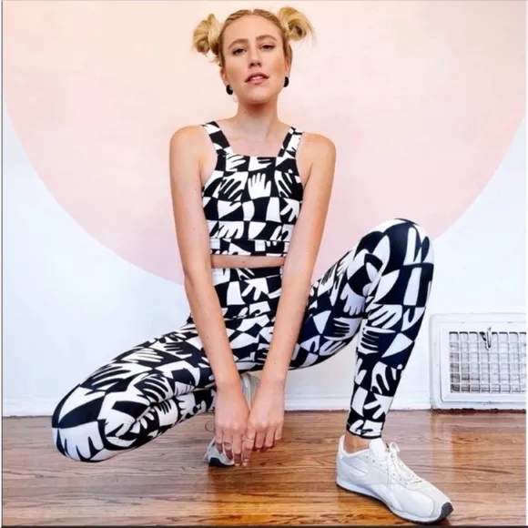 ANTHROPOLOGIE Dazey LA Ani Figures Printed Sports Bra Workout Pullover Black NWT