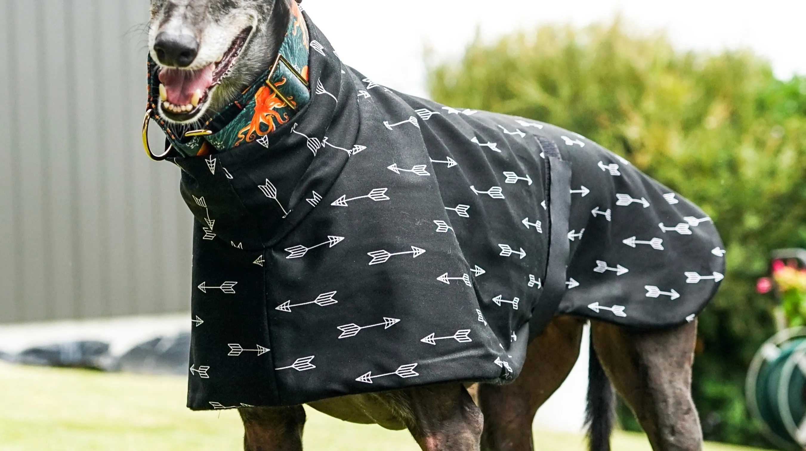 Black with white arrows lightweight cotton sports