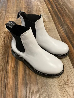 Flika White Bootie