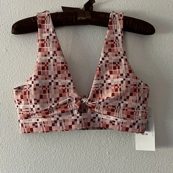 {L*Space} Brand New Do The Twist Sports Bra