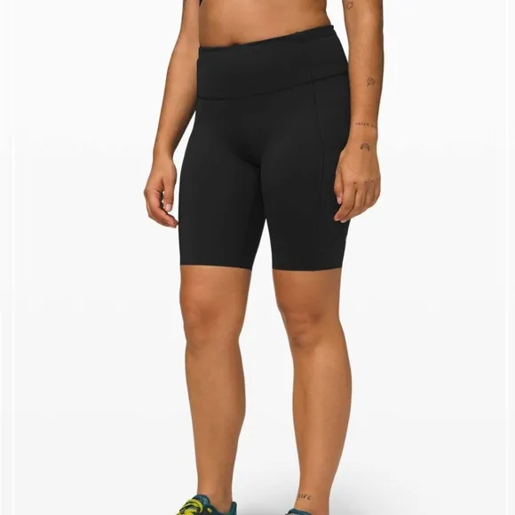 Lululemon Fast and Free Short 10&quot; *Cool Black Women's Size 6 Pockets NEW Running
