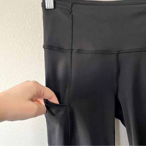 Lululemon Fast and Free Short 10&quot; *Cool Black Women's Size 6 Pockets NEW Running