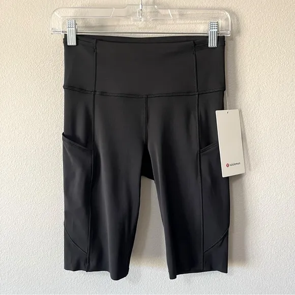 Lululemon Fast and Free Short 10&quot; *Cool Black Women's Size 6 Pockets NEW Running