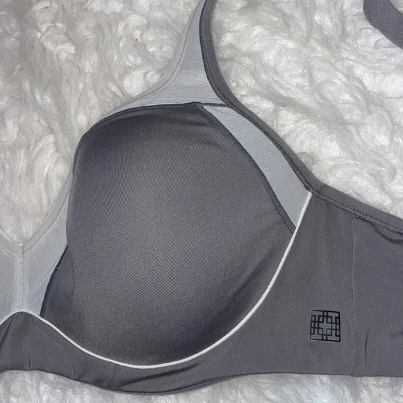 Natori Underwire Back Close Sports Bra 34DD