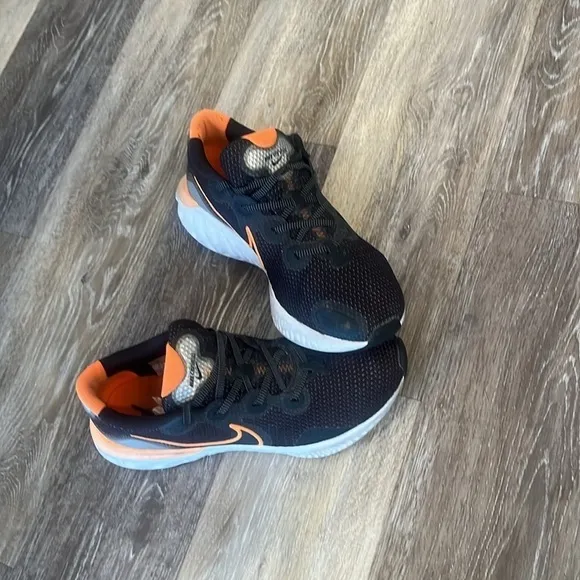 Nike Renew running shoe sneaker size 8