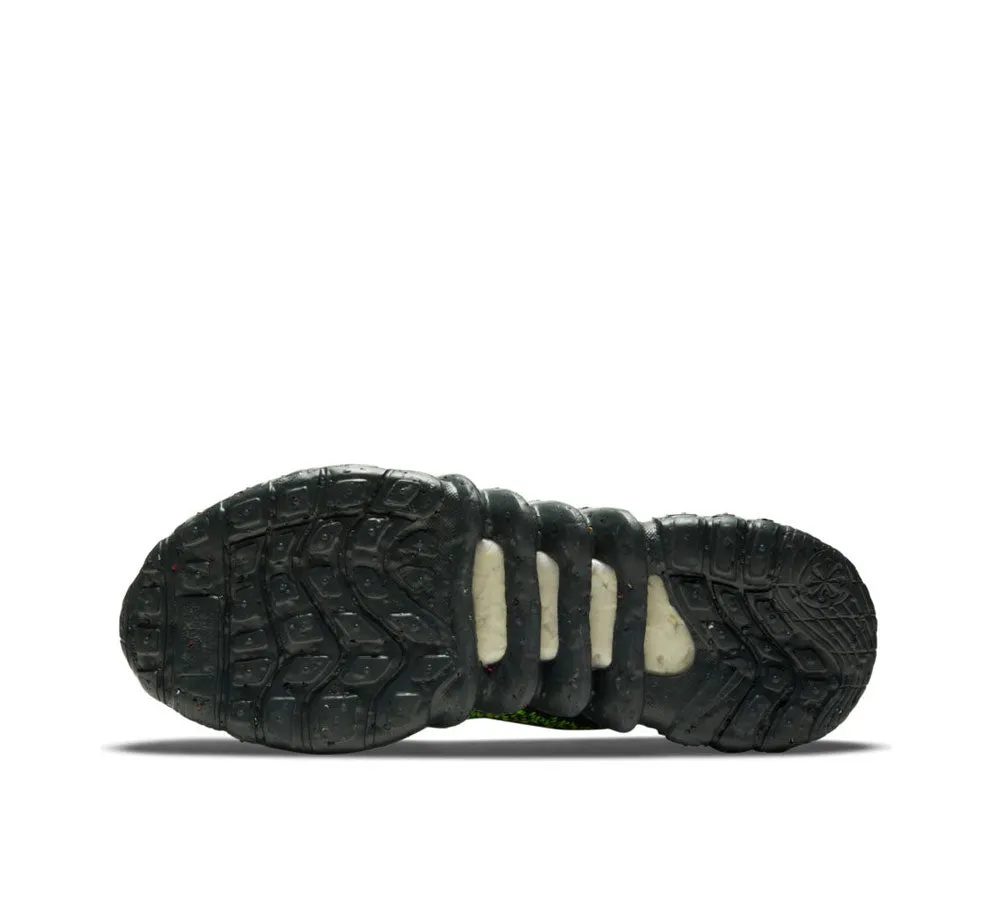 NIKE SPACE HIPPIE 01
