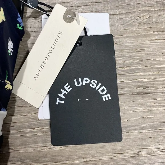 NWT ANTHROPOLOGIE THE UPSIDE FLORAL DAISY PAOLA SPORTS BRA NAVY BLUE WHITE SZ 4