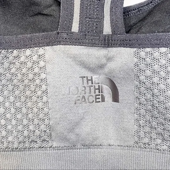 NWT The North Face Seamless Bra in TNF Black