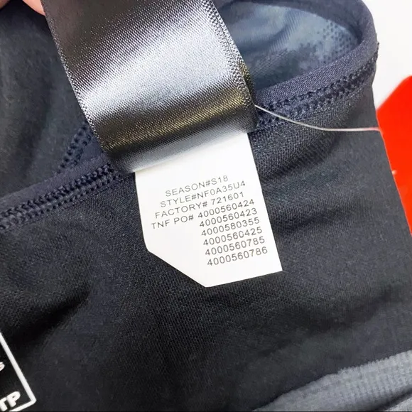 NWT The North Face Seamless Bra in TNF Black