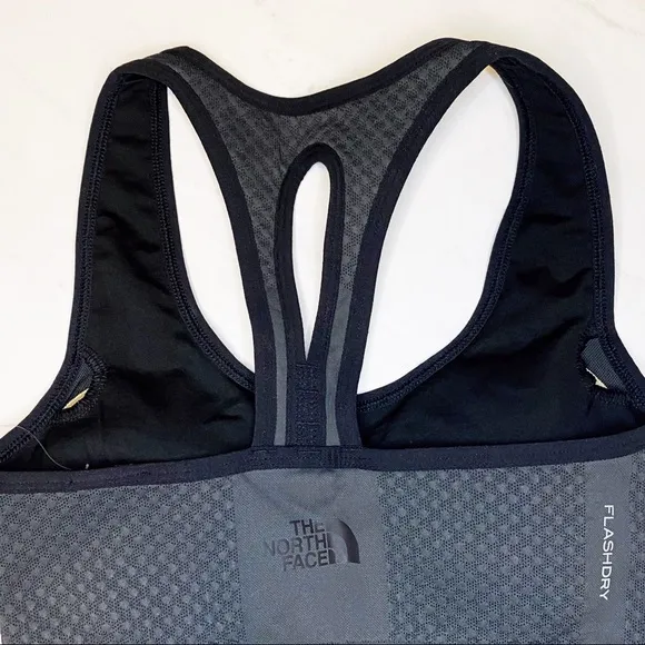 NWT The North Face Seamless Bra in TNF Black