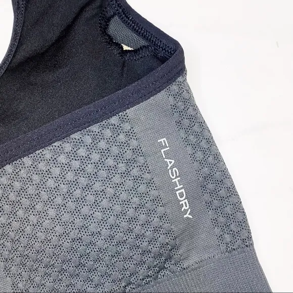 NWT The North Face Seamless Bra in TNF Black