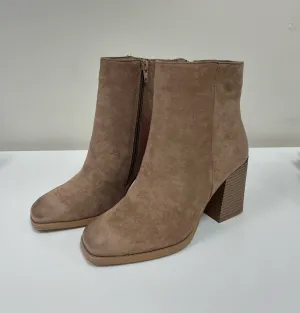 There She Goes Boot - Taupe